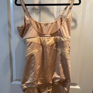 Cacique Shapewear Bodysuit 26/28